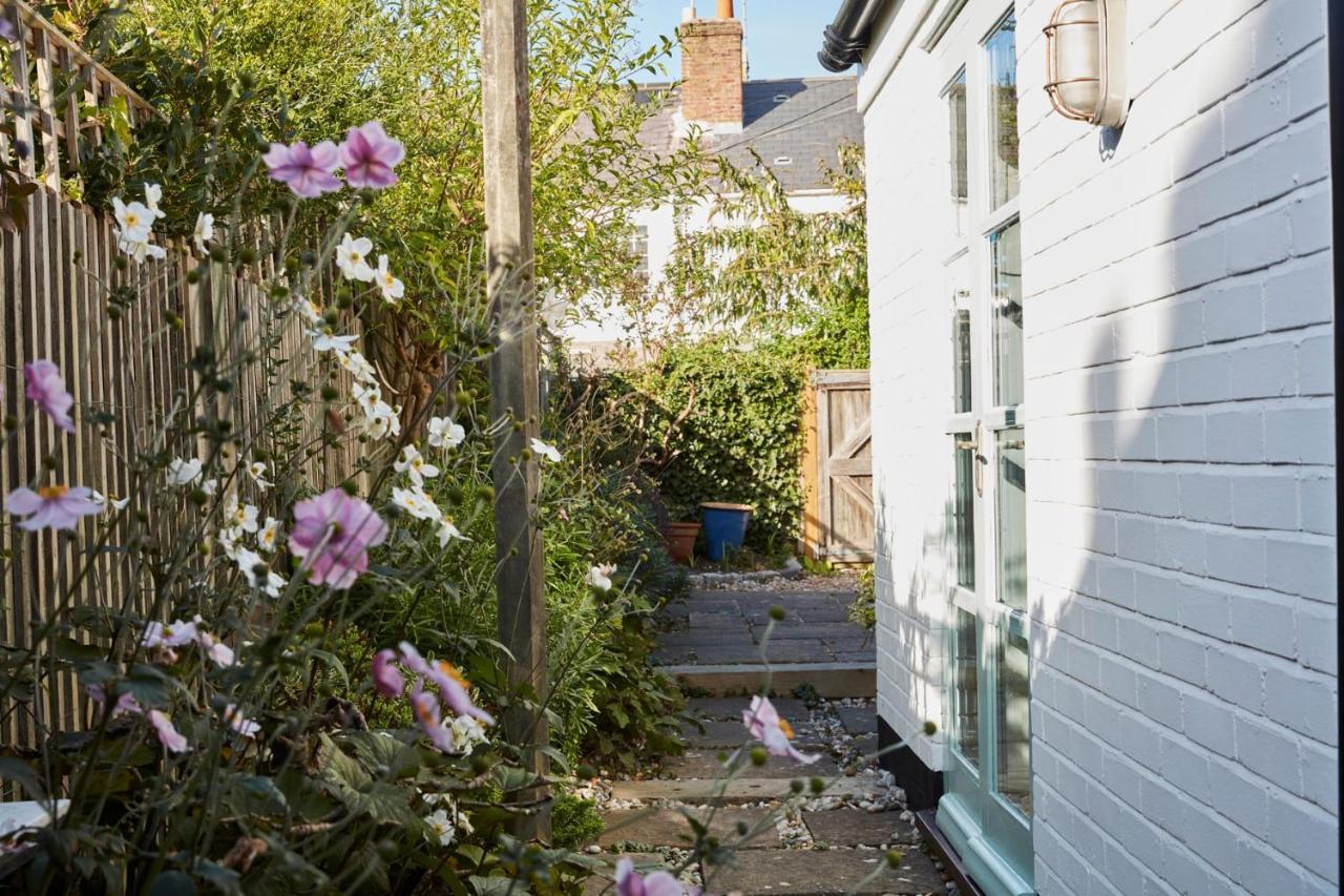 A Cool Coastal Retreat On Kingsdown Beach - The White House Villa Deal Luaran gambar