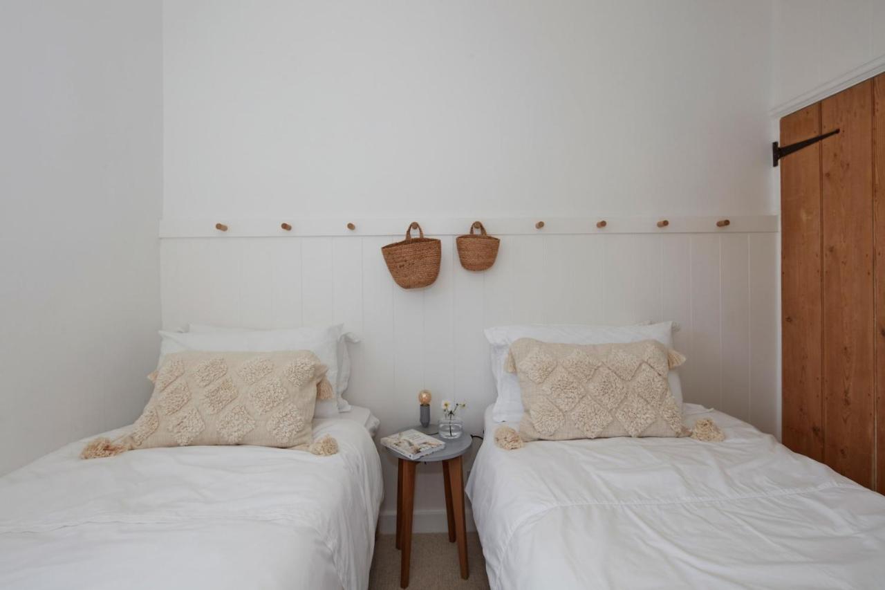 A Cool Coastal Retreat On Kingsdown Beach - The White House Villa Deal Luaran gambar